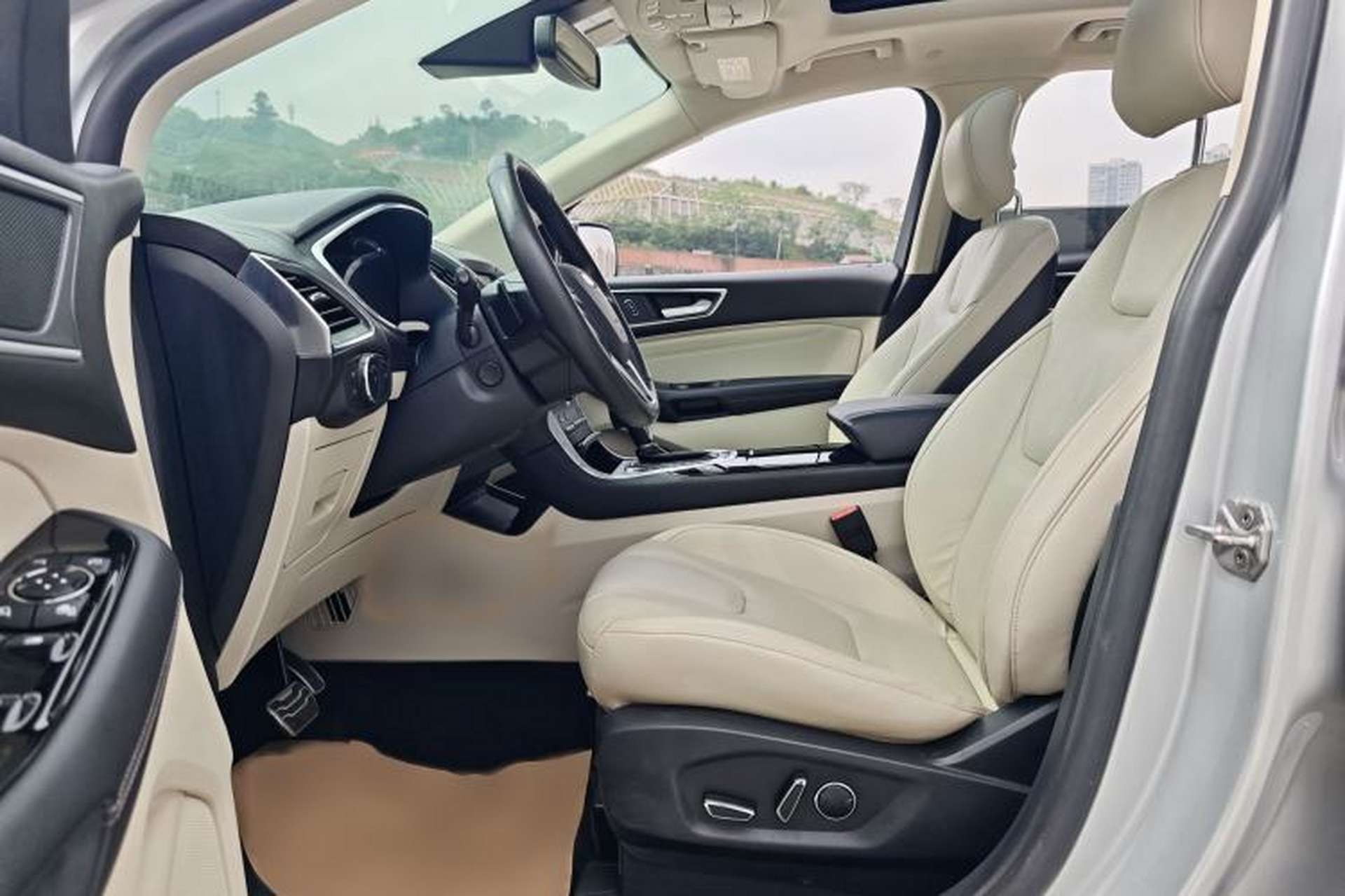 Used Ford Edge 2015 2.7T GTDi 4x4 Prestige 7-Seater Interior 2