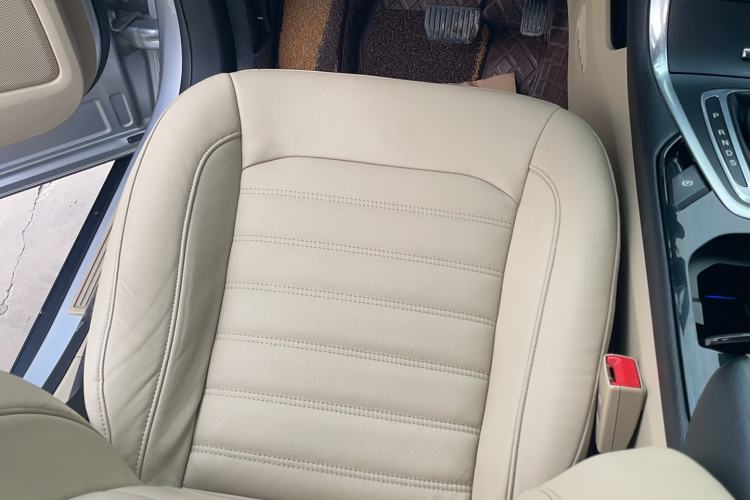 Used Ford Edge 2015 2.0T GTDi 4x4 High-Grade Model Interior 6