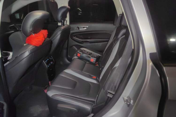 Used Ford Edge 2015 2.7T GTDi 4x4 Sporty 7-Seater Left Rear Seat