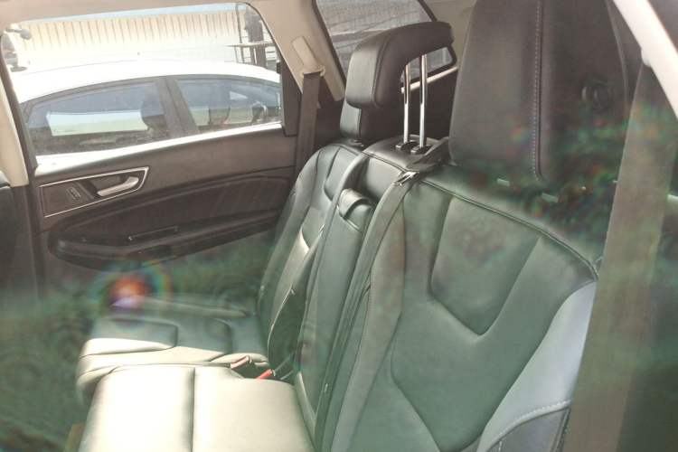 Used Ford Edge 2015 2.7T GTDi 4x4 Sporty 7-Seater Left Rear Seat