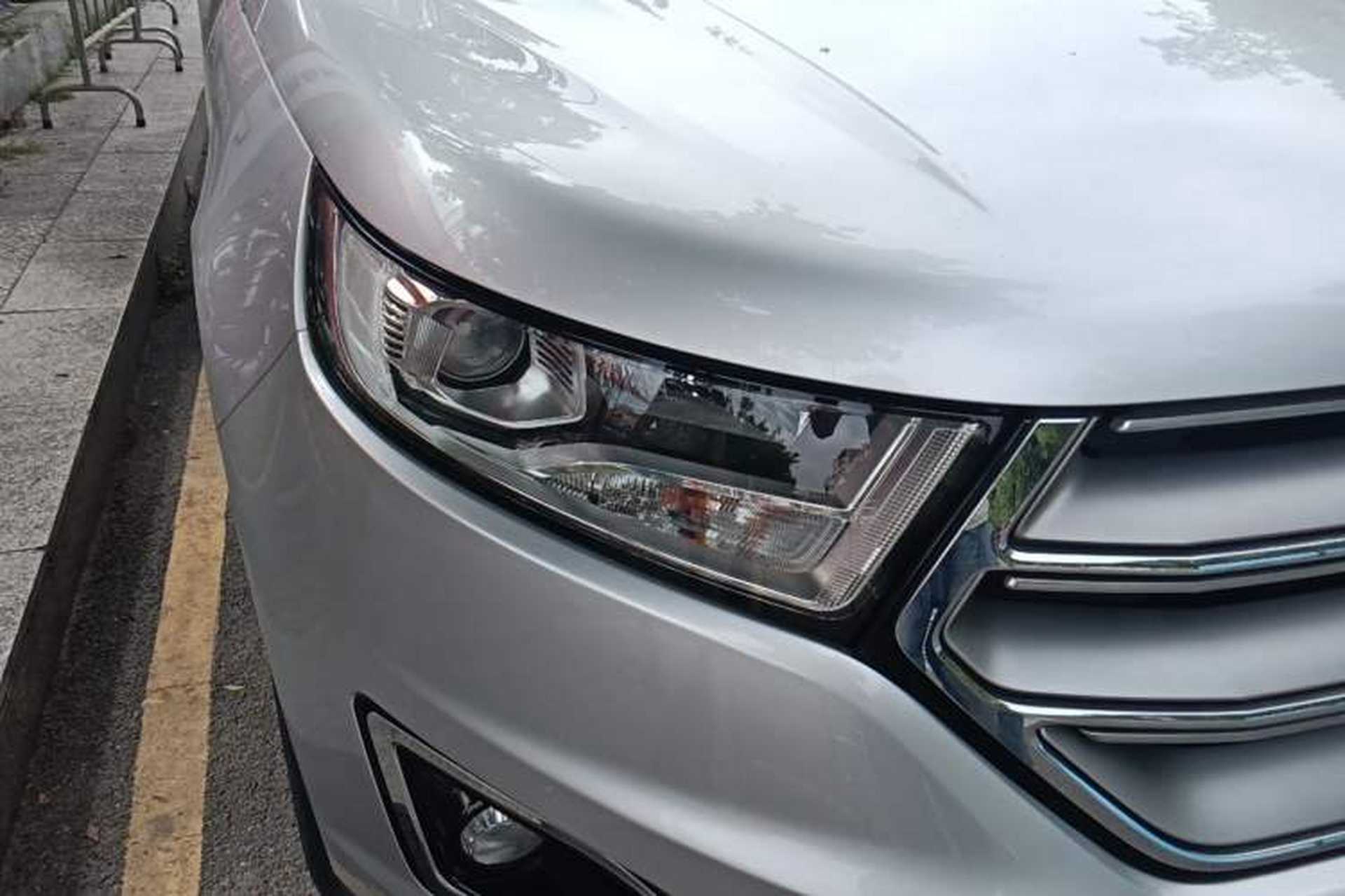 Used Ford Edge 2015 2.0T GTDi Two-Wheel-Drive Elite Edition Right Front Headlight