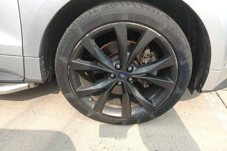 Used Ford Edge 2015 2.7T GTDi 4x4 Sporty 7-Seater Right Front Wheel Hub