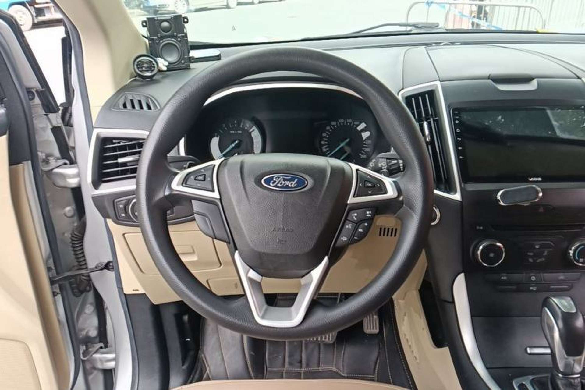 Used Ford Edge 2015 2.0T GTDi Two-Wheel-Drive Elite Edition Steering Wheel