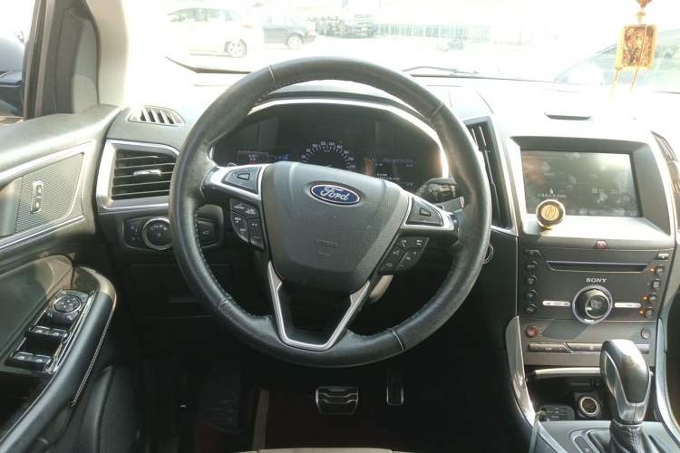Used Ford Edge 2015 2.7T GTDi 4x4 Sporty 7-Seater Steering Wheel