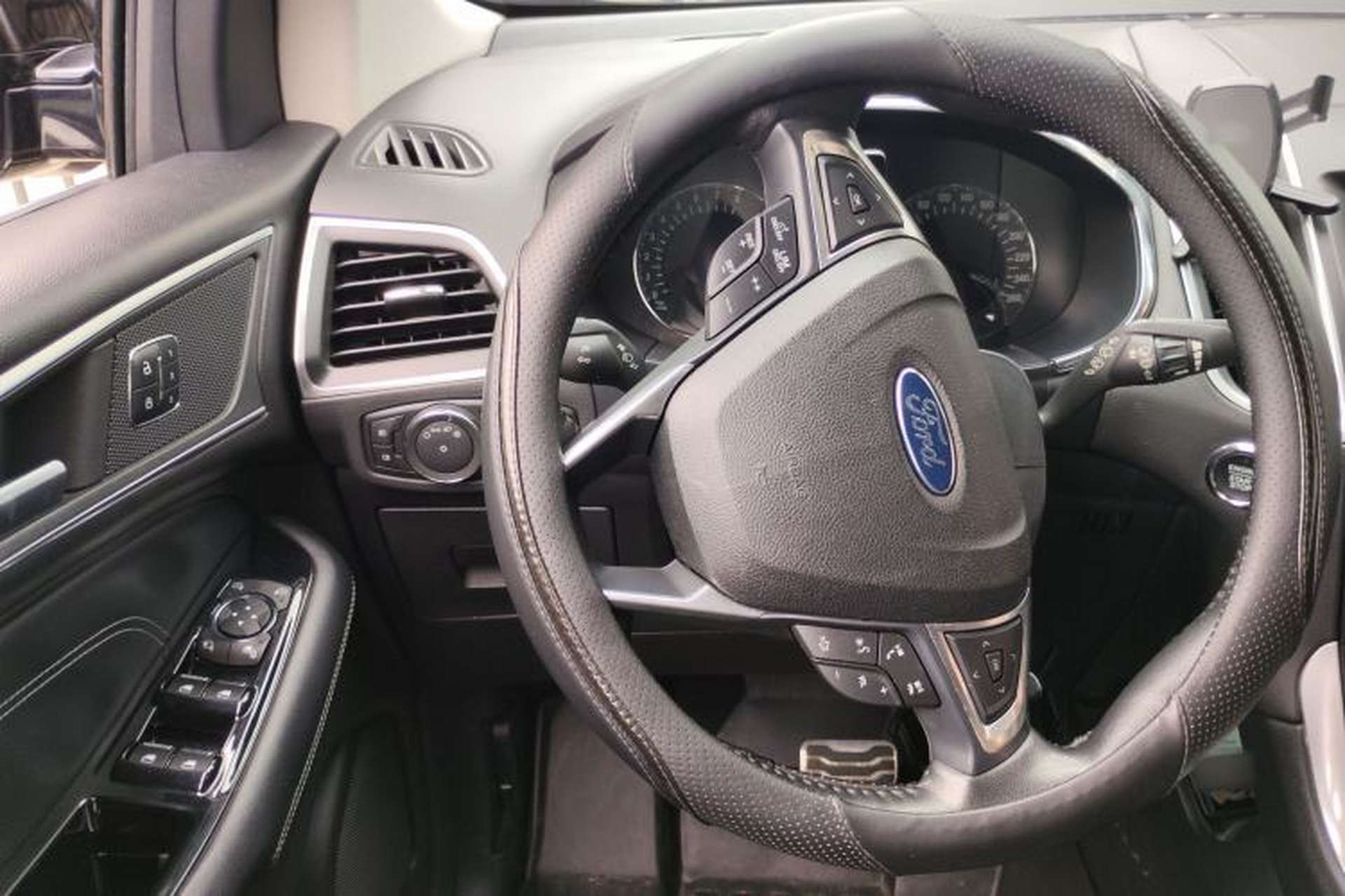 Used Ford Edge 2015 2.0T GTDi Four-Wheel Drive Prestige Model Steering Wheel