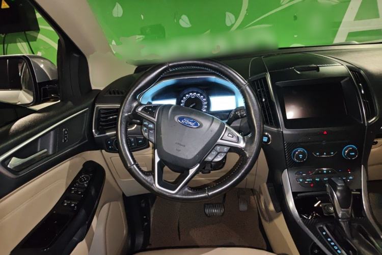 Used Ford Edge 2015 2.0T GTDi 4x4 High-Grade Model Steering Wheel