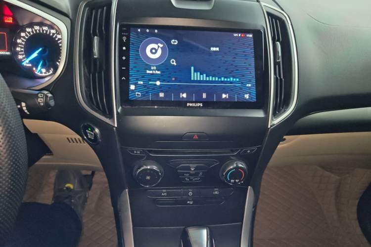 Used Ford Edge 2015 2.0T GTDi Two-Wheel-Drive Elite Edition Audio And AC Panel