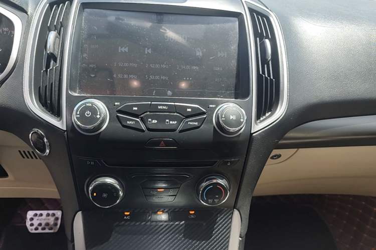 Used Ford Edge 2015 2.0T GTDi Two-Wheel-Drive Elite Edition Audio And AC Panel