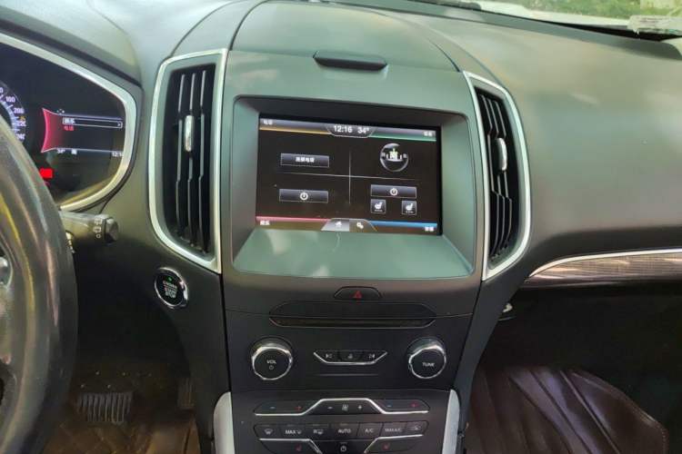 Used Ford Edge 2015 2.0T GTDi Two-Wheel-Drive High-Line Version Audio And AC Panel