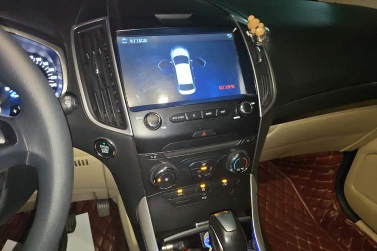 Used Ford Edge 2015 2.0T GTDi Two-Wheel-Drive Elite Edition Audio And AC Panel