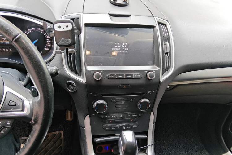 Used Ford Edge 2015 2.0T GTDi Two-Wheel-Drive Platinum Edition Audio And AC Panel