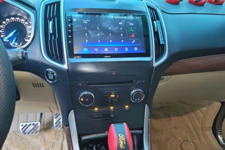 Used Ford Edge 2015 2.0T GTDi Two-Wheel-Drive Elite Edition Audio And AC Panel