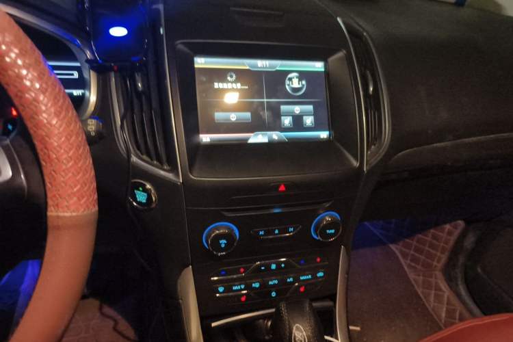 Used Ford Edge 2015 2.0T GTDi Two-Wheel-Drive High-Line Version Audio And AC Panel