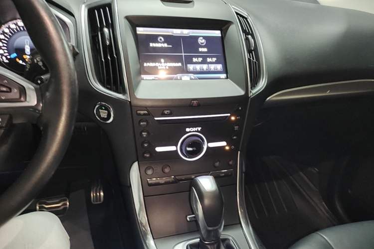 Used Ford Edge 2015 2.7T GTDi 4x4 Prestige 7-Seater Audio And AC Panel