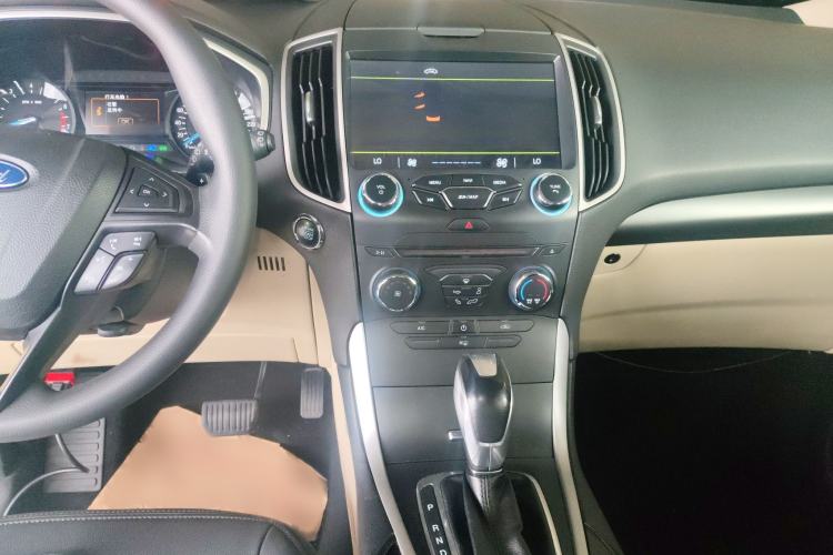Used Ford Edge 2015 2.0T GTDi Two-Wheel-Drive Elite Edition Audio And AC Panel