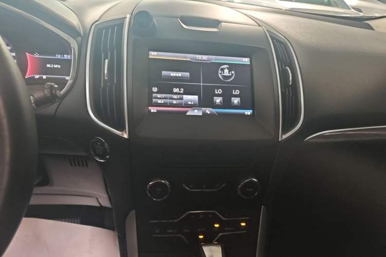 Used Ford Edge 2015 2.0T GTDi Two-Wheel-Drive High-Line Version Audio And AC Panel