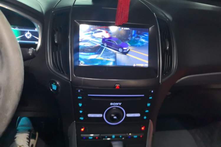 Used Ford Edge 2015 2.7T GTDi 4x4 Sporty 7-Seater Audio And AC Panel