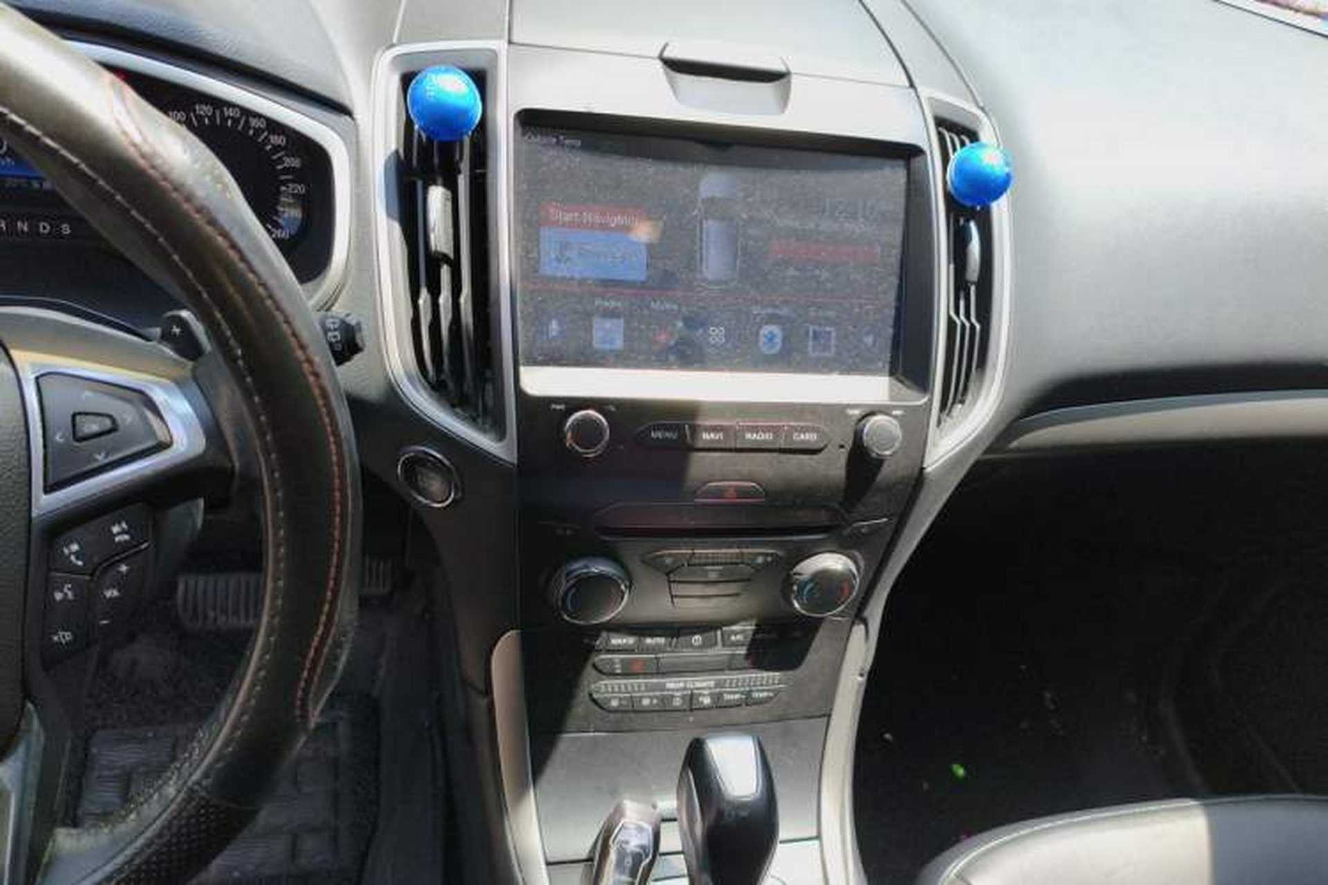 Used Ford Edge 2015 2.0T GTDi Two-Wheel-Drive Platinum Edition Audio And AC Panel