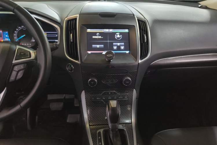 Used Ford Edge 2015 2.0T GTDi Two-Wheel-Drive High-Line Version Audio And AC Panel