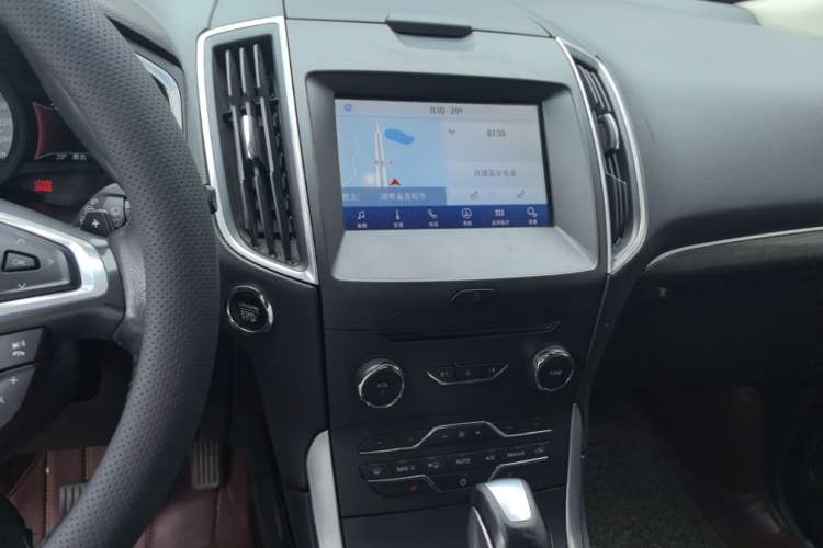 Used Ford Edge 2015 2.0T GTDi Two-Wheel-Drive High-Line Version Audio And AC Panel
