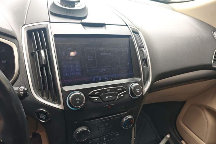 Used Ford Edge 2015 2.0T GTDi Two-Wheel-Drive Elite Edition Audio And AC Panel