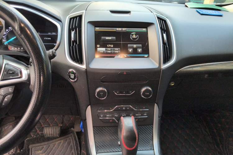 Used Ford Edge 2015 2.0T GTDi Two-Wheel-Drive High-Line Version Audio And AC Panel