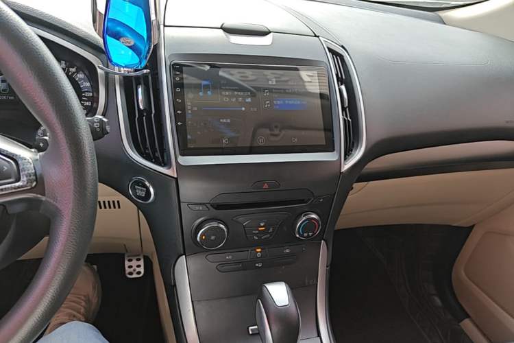 Used Ford Edge 2015 2.0T GTDi Two-Wheel-Drive Elite Edition Audio And AC Panel