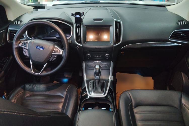 Used Ford Edge 2015 2.0T GTDi Two-Wheel-Drive High-Line Version Center Console