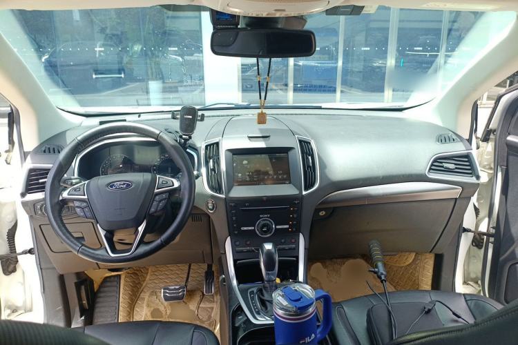 Used Ford Edge 2015 2.7T GTDi 4x4 Prestige 7-Seater Center Console