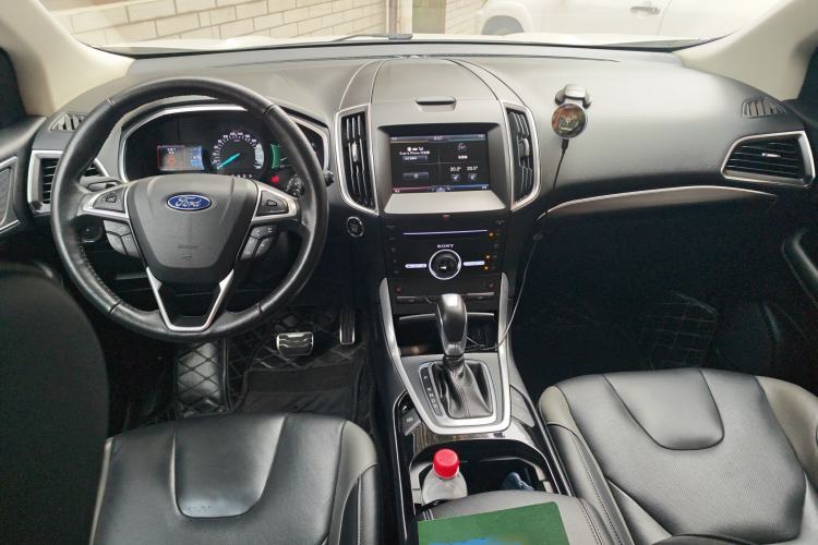 Used Ford Edge 2015 2.7T GTDi 4x4 Sporty 7-Seater Center Console