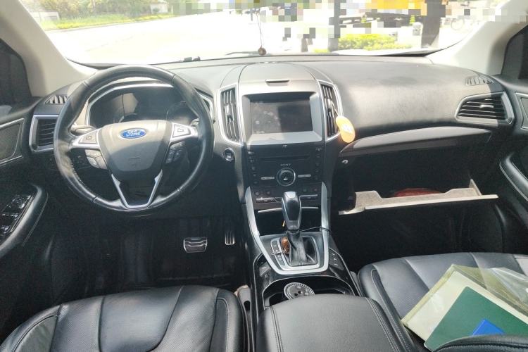 Used Ford Edge 2015 2.0T GTDi Four-Wheel Drive Prestige Model Center Console