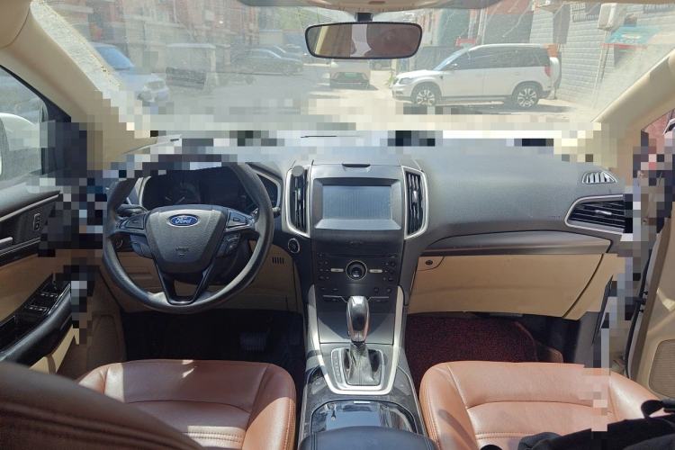 Used Ford Edge 2015 2.0T GTDi Two-Wheel-Drive Elite Edition Center Console