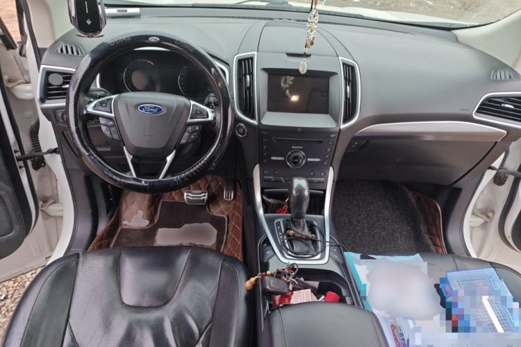 Used Ford Edge 2015 2.0T GTDi Four-Wheel Drive Prestige Model Center Console