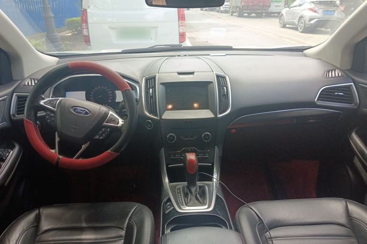 Used Ford Edge 2015 2.0T GTDi 4x4 High-Grade Model Center Console