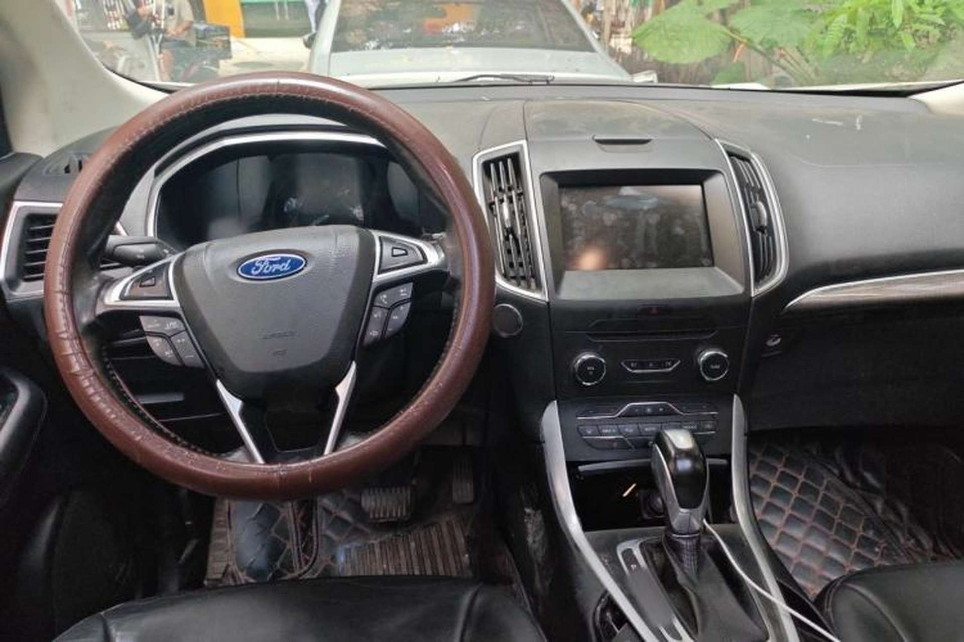 Used Ford Edge 2015 2.0T GTDi 4x4 High-Grade Model Center Console