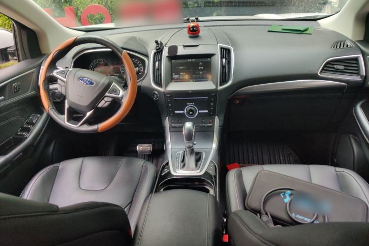 Used Ford Edge 2015 2.0T GTDi Four-Wheel Drive Prestige Model Center Console