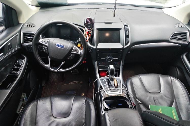 Used Ford Edge 2015 2.0T GTDi Four-Wheel Drive Prestige Model Center Console