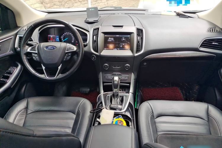 Used Ford Edge 2015 2.0T GTDi Two-Wheel-Drive High-Line Version Center Console