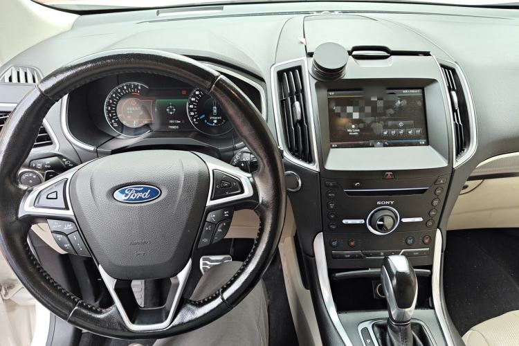Used Ford Edge 2015 2.7T GTDi 4x4 Prestige 7-Seater Center Console