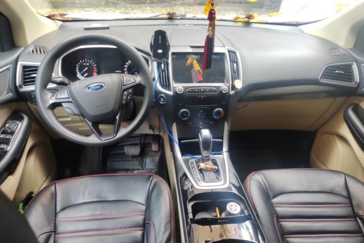 Used Ford Edge 2015 2.0T GTDi Two-Wheel-Drive Elite Edition Center Console