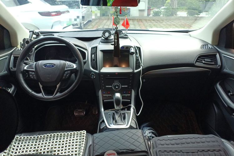 Used Ford Edge 2015 2.7T GTDi 4x4 Prestige 7-Seater Center Console