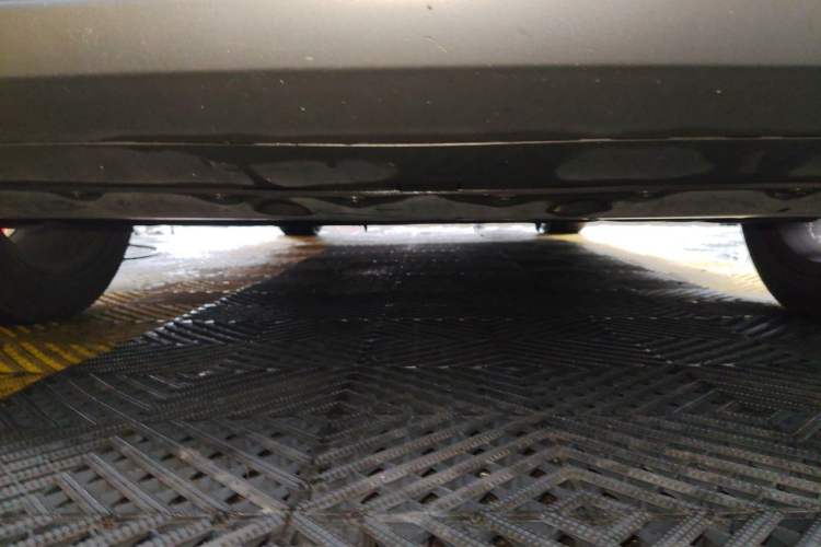 Used Ford Edge 2015 2.0T GTDi Two-Wheel-Drive High-Line Version Chassis Front