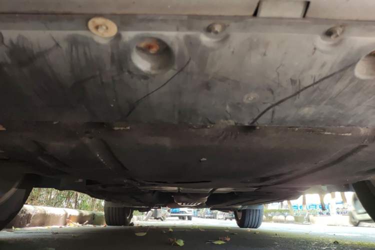 Used Ford Edge 2015 2.0T GTDi Two-Wheel-Drive High-Line Version Chassis Front