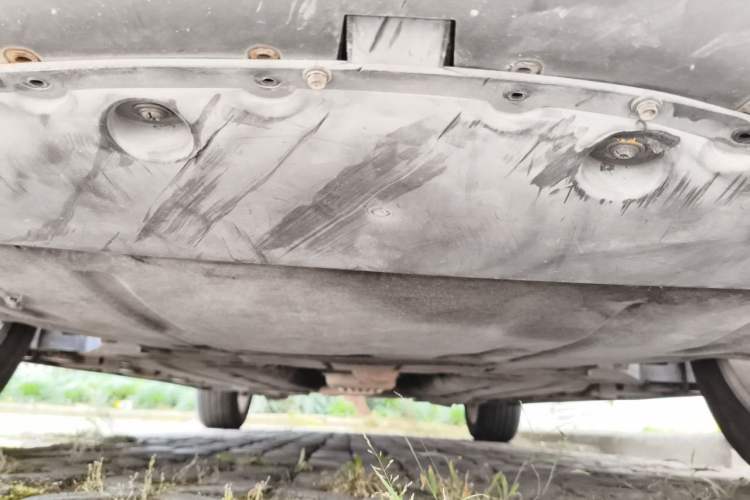 Used Ford Edge 2015 2.0T GTDi Two-Wheel-Drive High-Line Version Chassis Front