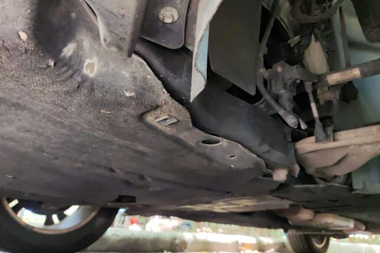 Used Ford Edge 2015 2.0T GTDi Two-Wheel-Drive High-Line Version Chassis Front Left