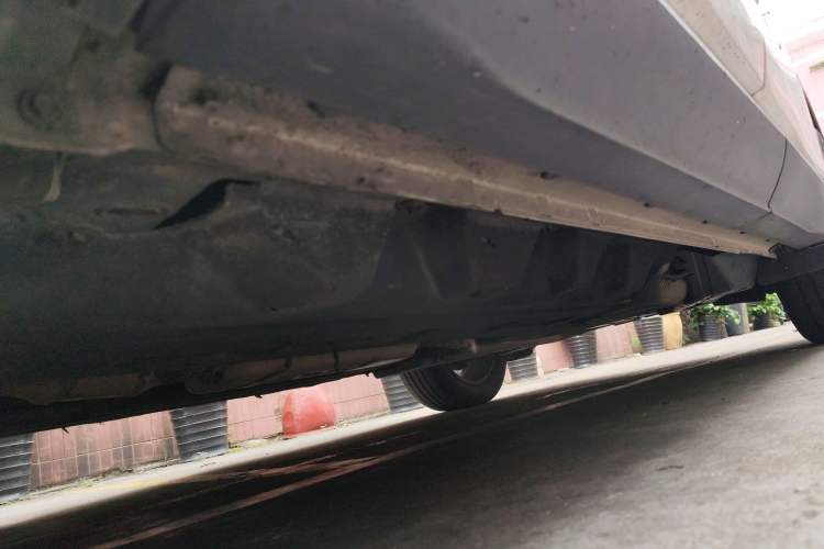 Used Ford Edge 2015 2.0T GTDi Two-Wheel-Drive High-Line Version Chassis Front Left