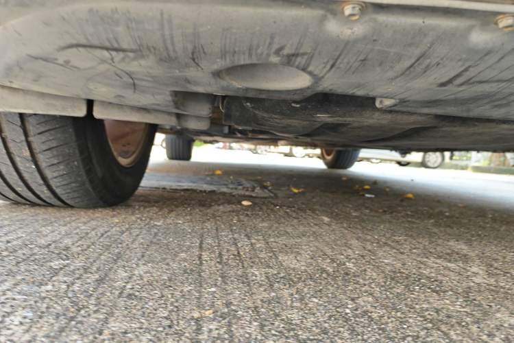 Used Ford Edge 2015 2.0T GTDi Two-Wheel-Drive High-Line Version Chassis Front Right