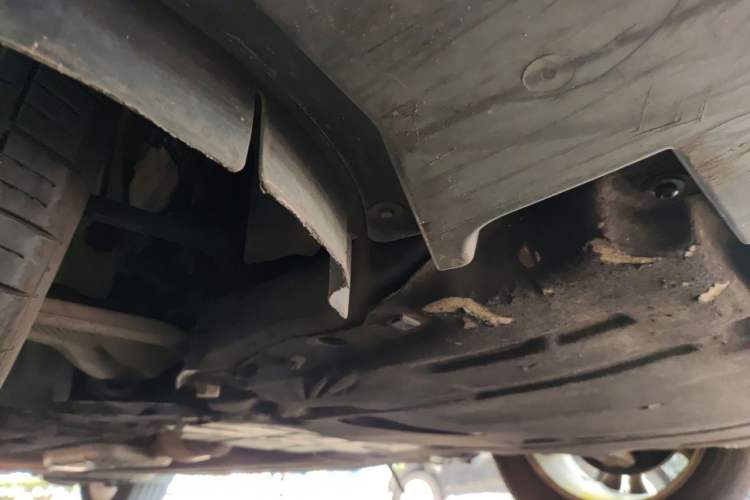 Used Ford Edge 2015 2.0T GTDi Two-Wheel-Drive High-Line Version Chassis Front Right