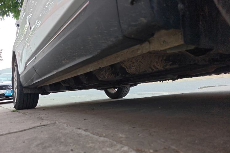 Used Ford Edge 2015 2.0T GTDi Two-Wheel-Drive High-Line Version Chassis Front Right