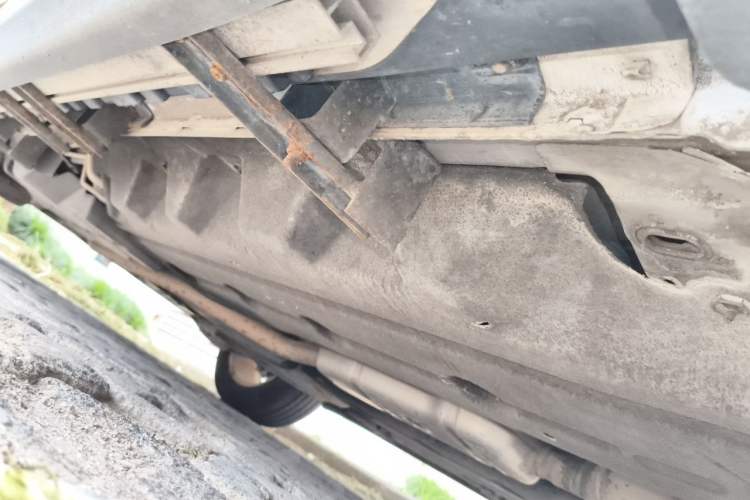 Used Ford Edge 2015 2.0T GTDi Two-Wheel-Drive High-Line Version Chassis Front Right